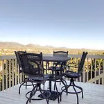 Luces De La Ciudad Four-Bedroom Holiday Home