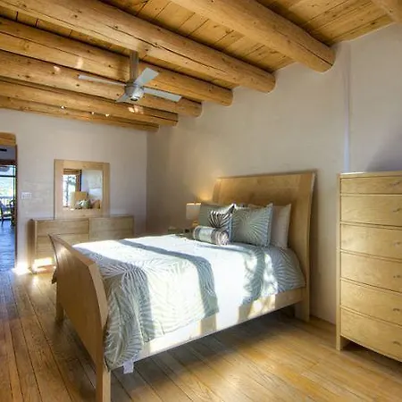 Luces De La Ciudad Four-bedroom Holiday Santa Fe